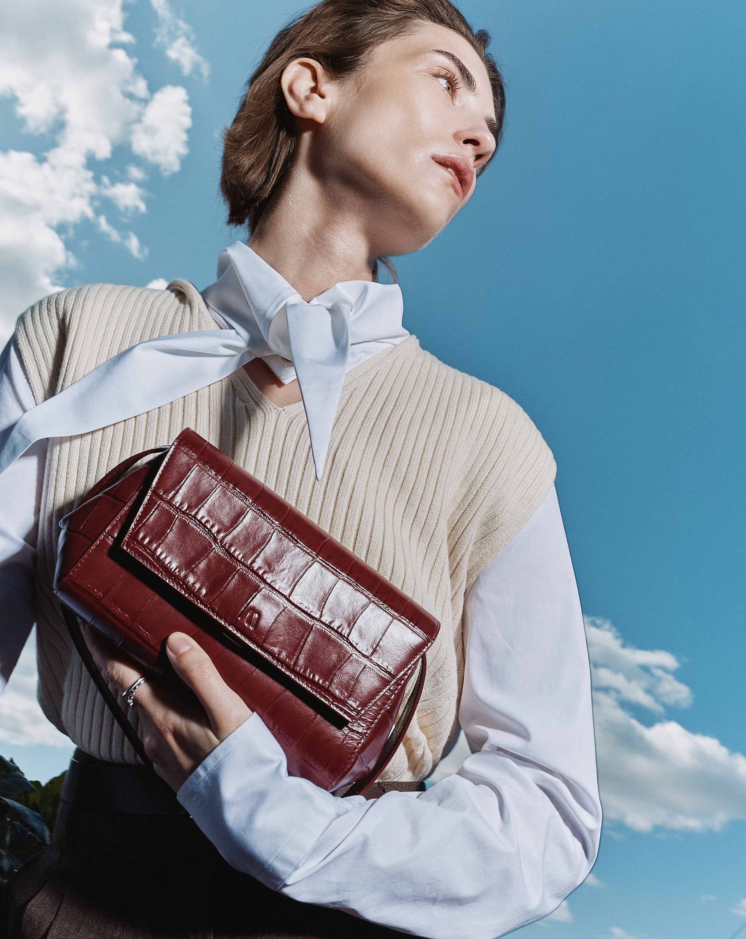 Ikon Clutch - soft croco dahlia red - Image 5