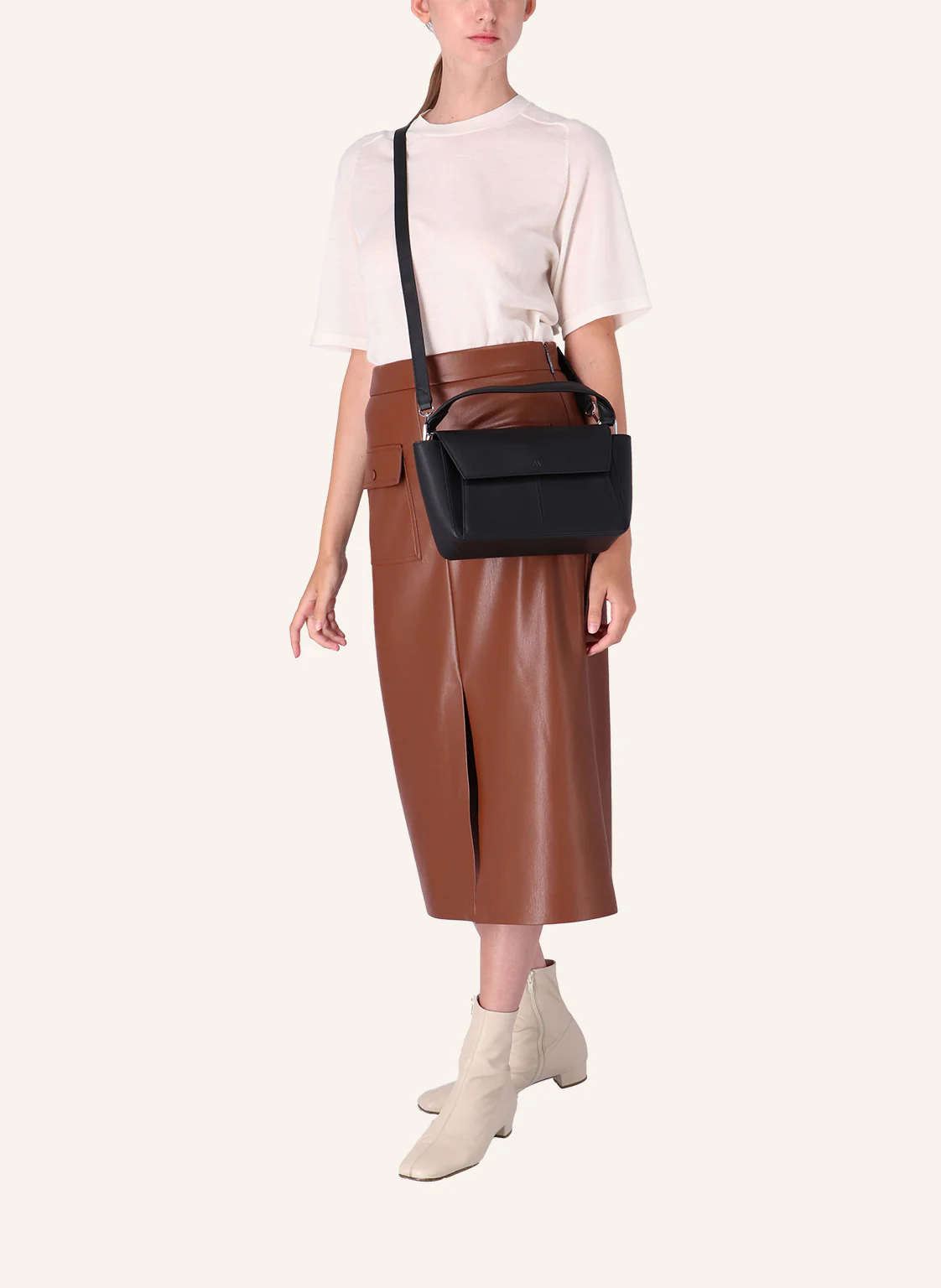 Ikon Shoulder Bag - mocha brown - Image 4
