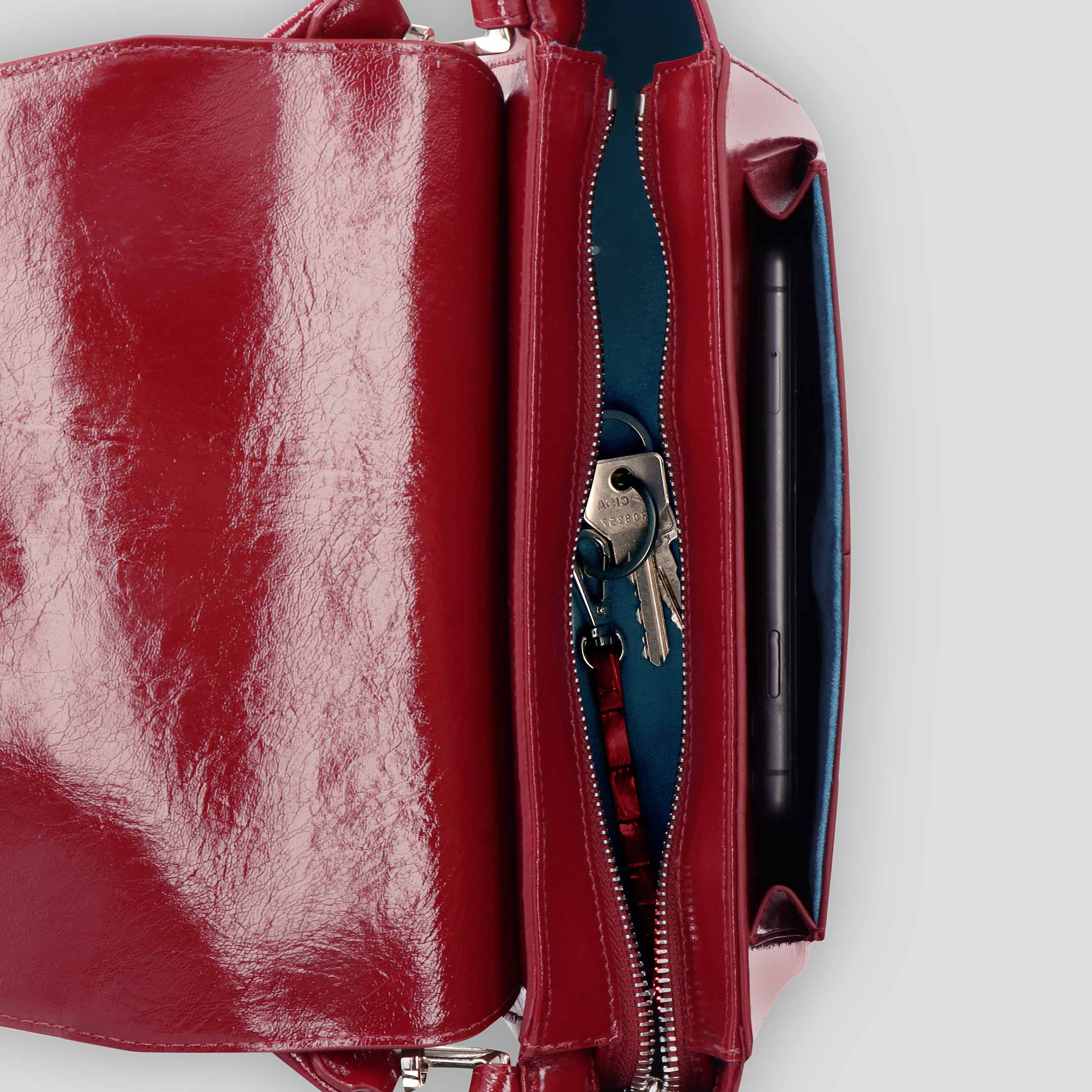 Ikon Shoulder Bag - naplack sangria red - Image 4