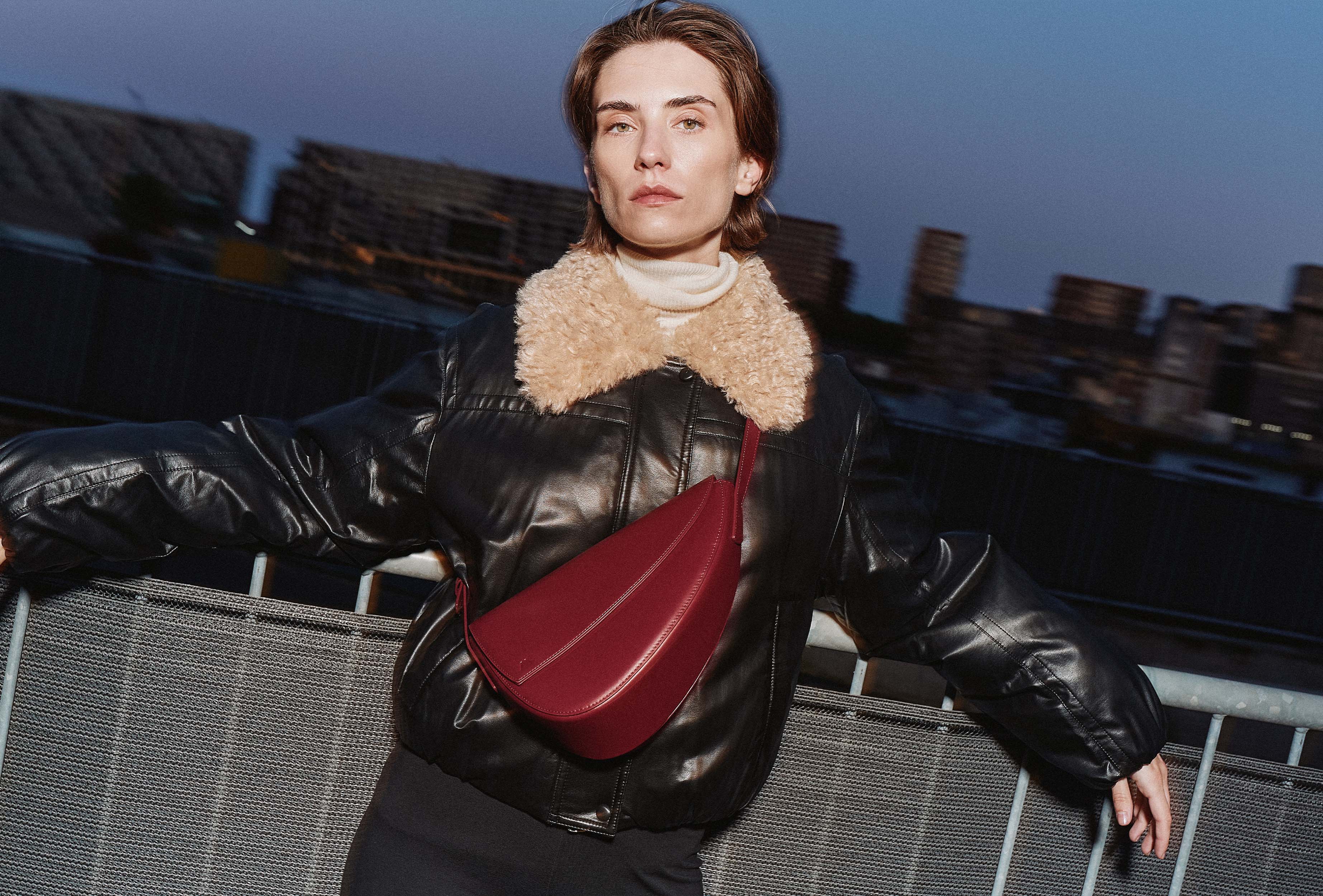 Rebel Cross Body  - soft touch dahlia red - Image 4